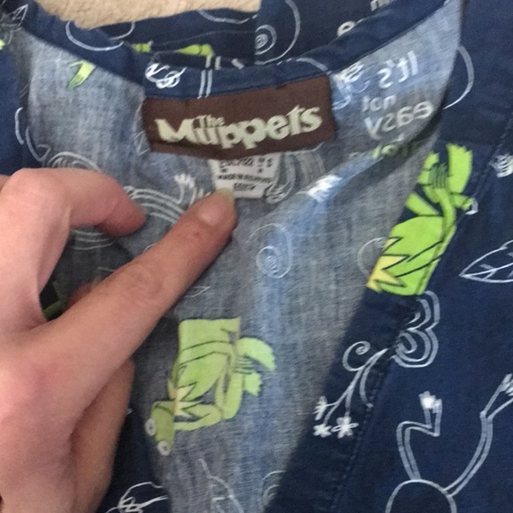 The Muppets size small blue green and white top 💕 - Picture 3 of 3